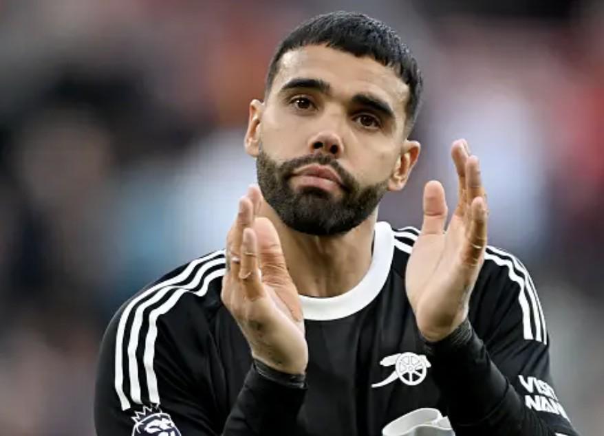 星空体育-拉亚：索博斯洛伊的射门非常漂亮，希望下次我能扑出这样的球