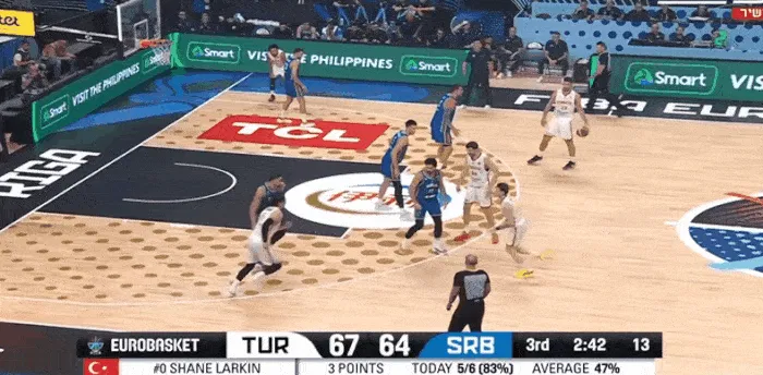 星空体育下载-势不可挡！申京面对约基奇里突外投连得5分，个人已得20分