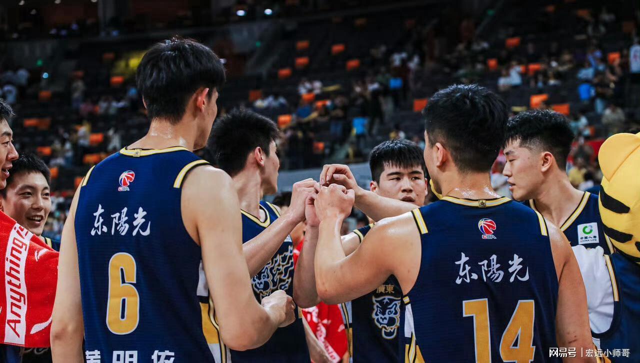 星空体育-广东双杀广厦再进前四，却暴露出致命弱点，恐导致季后赛早早出局